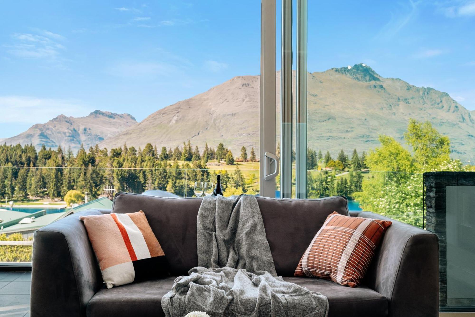 Modern Executive Living In Pounamu Queenstown Exterior photo